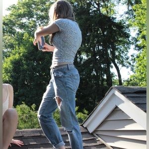 Low rise ripped jeans